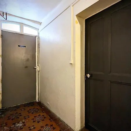 Cozy Apartment Intramuros Near The Station Avignon Exterior photo