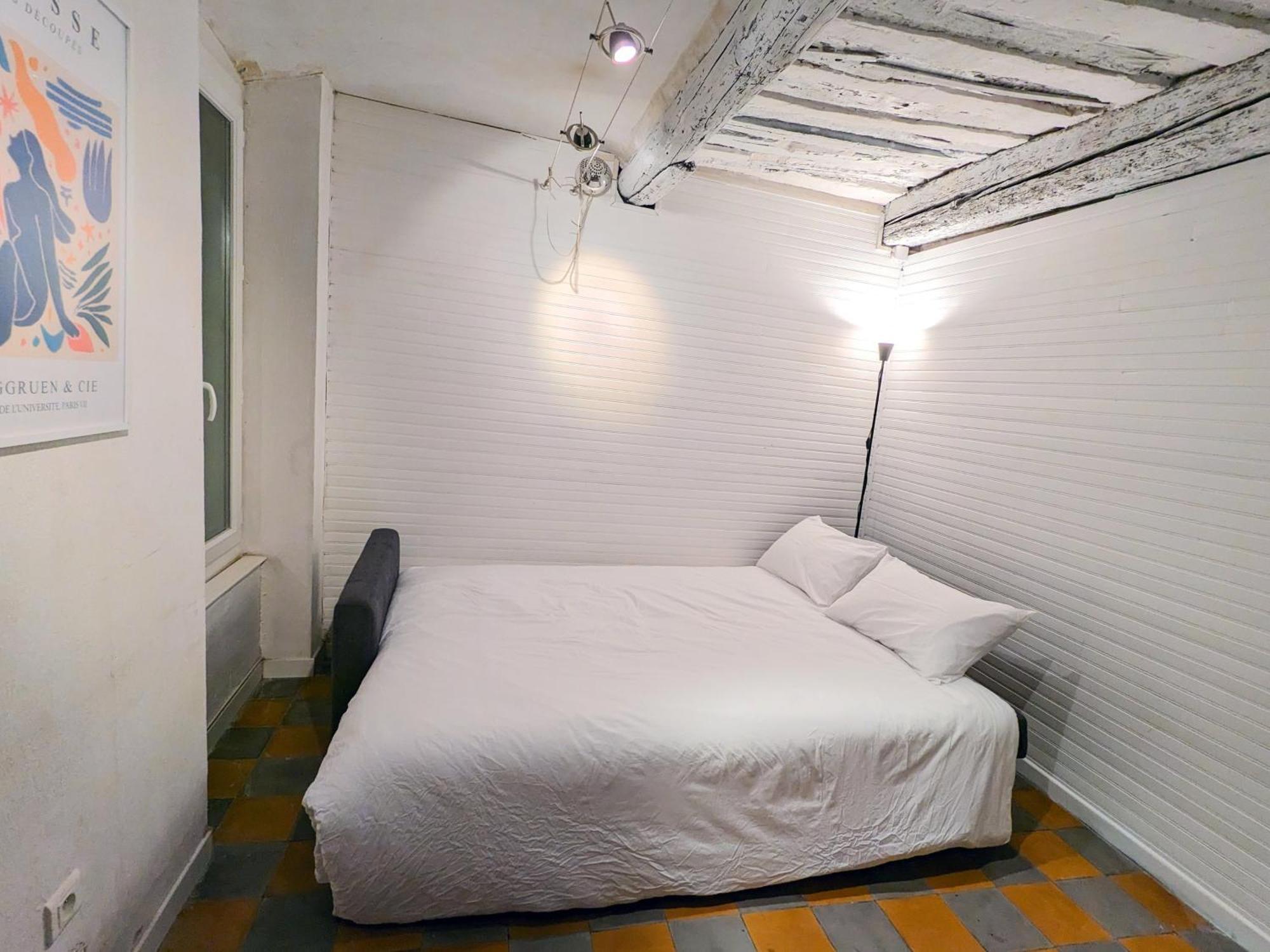 Cozy Intramuros Near The Station