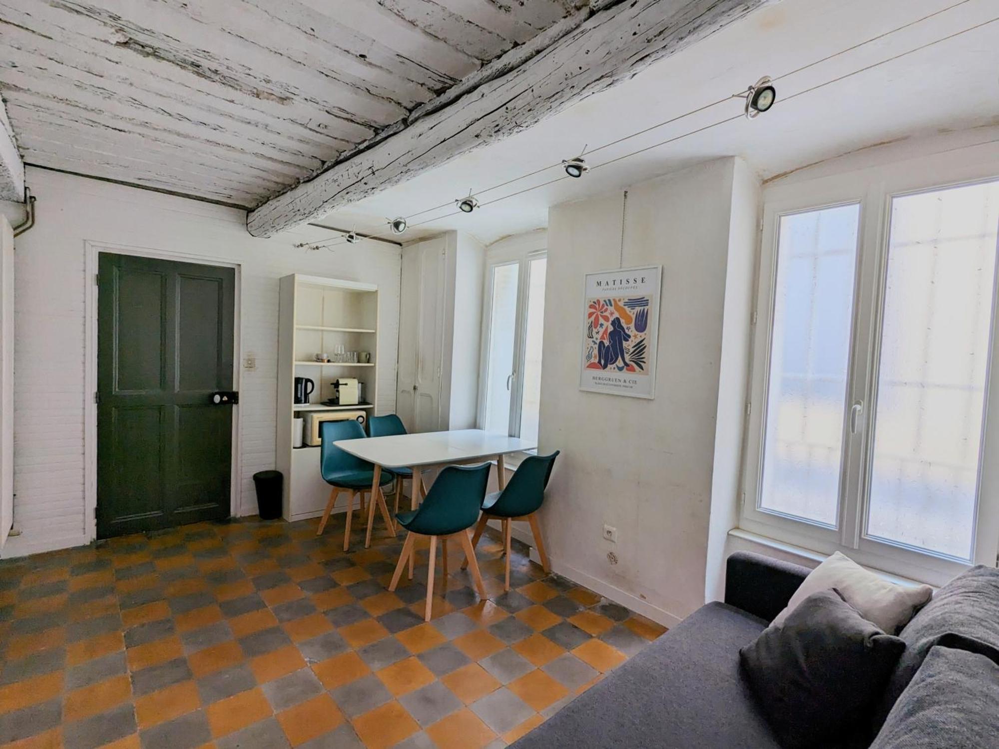 Cozy Intramuros Near The Station Avignon